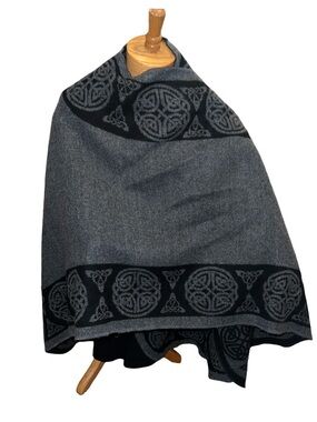 Molina by Jimmy Hourihan Reversible 100% Acrylique Black/gray Shawl/Walking Cape
